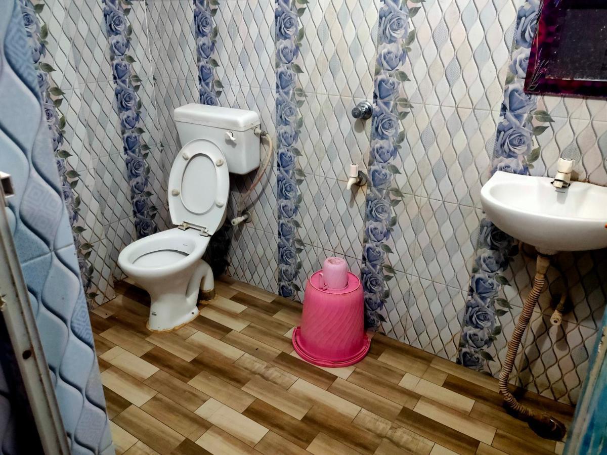 Milan Guest House Дігха Екстер'єр фото